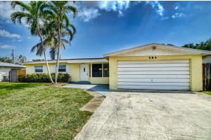 584 NW 16th Ct, Boca Raton, FL 33486, Sold 05/07/21