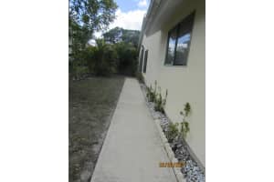 1357 SE Rivergreen Cir, Port St. Lucie, FL 34952, Sold 04/28/21