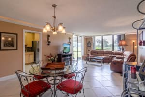 5390 Woodland Lakes Dr, Palm Beach Gardens, FL 33418, Sold 05/03/21