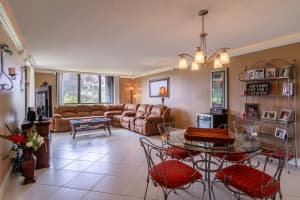 5390 Woodland Lakes Dr, Palm Beach Gardens, FL 33418, Sold 05/03/21