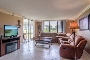 5390 Woodland Lakes Dr, Palm Beach Gardens, FL 33418, Sold 05/03/21