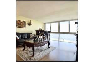 401 Lake Shore Dr, West Palm Beach, FL 33403, Sold 04/29/21