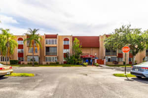 8120 SW 24th St, North Lauderdale, FL 33068, Sold 05/28/21
