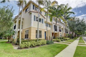 2861 S Oasis Dr, Boynton Beach, FL 33426, Sold 04/30/21