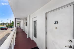 400 SE 10th St, Deerfield Beach, FL 33441, Sold 09/10/21