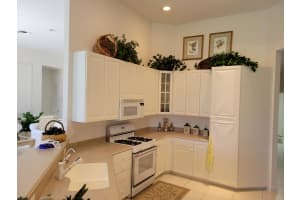 4 Bermuda Lake Dr, Palm Beach Gardens, FL 33418, Sold 06/29/21