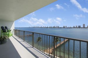 3040 Lake Shore Dr, Riviera Beach, FL 33404, Sold 06/01/21