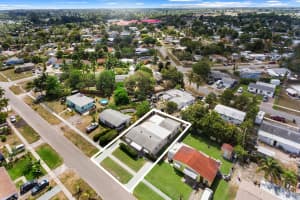 572 Sioux Rd, Lake Worth, FL 33462, Sold 07/30/21