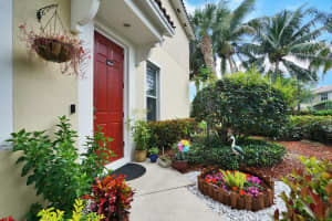 1091 Pinewood Lake Ct, Greenacres, FL 33415, Sold 05/28/21