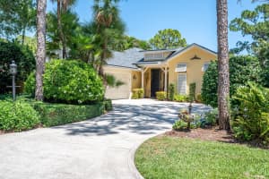 1000 Carolina Cir SW, Vero Beach, FL 32962, Sold 07/14/21