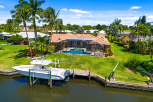 3694 SE Fairway E, Stuart, FL 34997, Sold 04/30/21