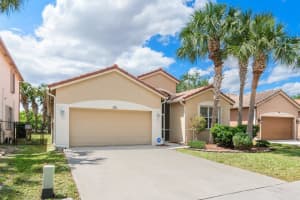 172 Seminole Lakes Dr, Royal Palm Beach, FL 33411, Sold 05/07/21