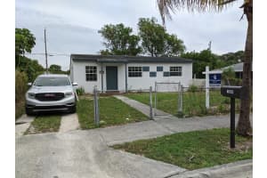 1064 W 27th St, West Palm Beach, FL 33404, Sold 06/24/21