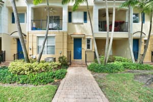 2852 S Oasis Dr, Boynton Beach, FL 33426, Sold 05/10/21