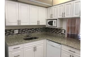 470 Executive Center Dr, West Palm Beach, FL 33401, Sold 05/05/21