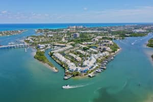 1000 US-1, Jupiter, FL 33477, Sold 10/08/21