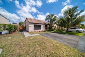 5215 Tarregon Ln, Palm Beach Gardens, FL 33418, Sold 06/08/21