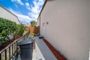 5215 Tarregon Ln, Palm Beach Gardens, FL 33418, Sold 06/08/21