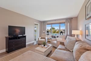 2309 Park Ln, Hollywood, FL 33021, Sold 06/08/21