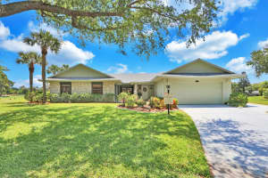 12813 SE Royal Troon Ct, Hobe Sound, FL 33455, Sold 06/07/21