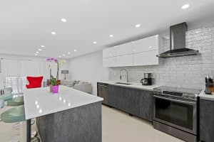 20 SE 13th St APT B7, Boca Raton, FL 33432, Sold 06/21/21