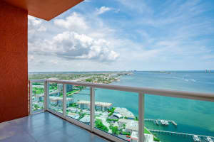 2650 Lake Shore Dr, Riviera Beach, FL 33404, Sold 02/02/22