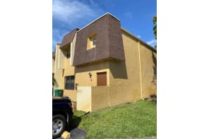 5601 Blueberry Ct, Lauderhill, FL 33313, Sold 08/06/21