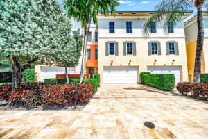 62 SE 7th Ave, Delray Beach, FL 33483, Sold 08/09/21