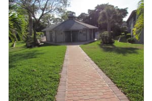 8291 SE Croft Cir, Hobe Sound, FL 33455, Sold 05/13/21