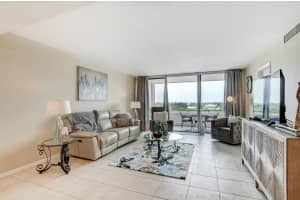 3589 S Ocean Blvd, South Palm Beach, FL 33480, Sold 07/07/21
