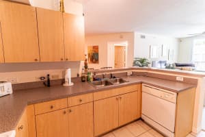 701 Villa Cir, Boynton Beach, FL 33435, Sold 06/09/21
