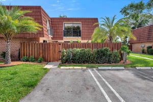 3319 Spanish Wells Dr, Delray Beach, FL 33445, Sold 06/04/21