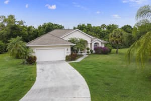 6590 35th Ln, Vero Beach, FL 32966, Sold 10/29/21