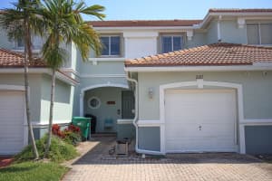 2211 Oakmont Dr, Riviera Beach, FL 33404, Sold 06/04/21