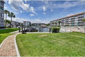 910 Dogwood Dr, Delray Beach, FL 33483, Sold 06/03/21