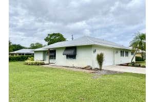4 SE Paddock Cir, Tequesta, FL 33469, Sold 05/03/21