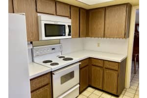 4 SE Paddock Cir, Tequesta, FL 33469, Sold 05/03/21