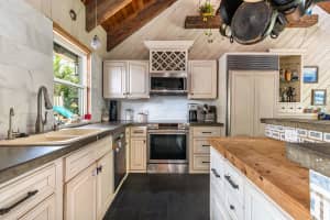 4785 Pinetree Dr, Lake Worth, FL 33463, Sold 06/11/21