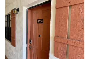 4706 Oak Terrace Dr, Greenacres, FL 33463, Sold 05/28/21
