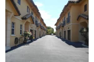 717 NE 43rd St, Oakland Park, FL 33334, Sold 08/06/21