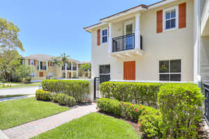 4716 Sierra Ln, Coconut Creek, FL 33073, Sold 06/16/21