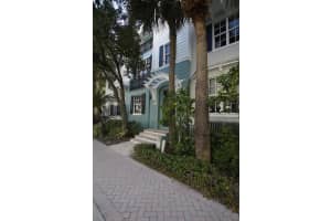 335 E Mallory Cir, Delray Beach, FL 33483, Sold 06/25/21