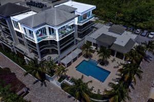 2700 Donald Ross Rd, Palm Beach Gardens, FL 33410, Sold 08/03/21