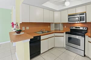 6157 Seven Springs Blvd, Greenacres, FL 33463, Sold 08/06/21