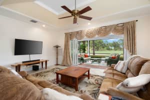 982 Carolina Cir SW, Vero Beach, FL 32962, Sold 06/02/21