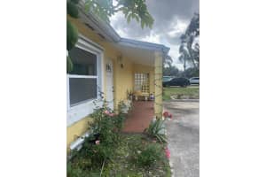 2374 SE Washington St, Stuart, FL 34997, Sold 07/30/21