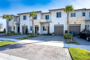1231 Pioneer Way, Royal Palm Beach, FL 33411, Sold 08/23/21