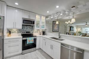 555 Banyan Tree Ln, Delray Beach, FL 33483, Sold 06/10/21