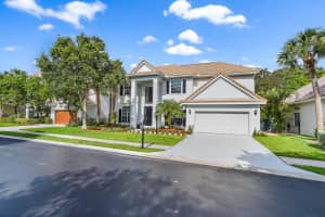 160 Oakwood Ln, Palm Beach Gardens, FL 33410, Sold 07/23/21