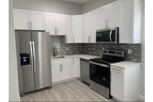467 Seminole Dr, Lake Worth, FL 33462, Sold 06/22/21